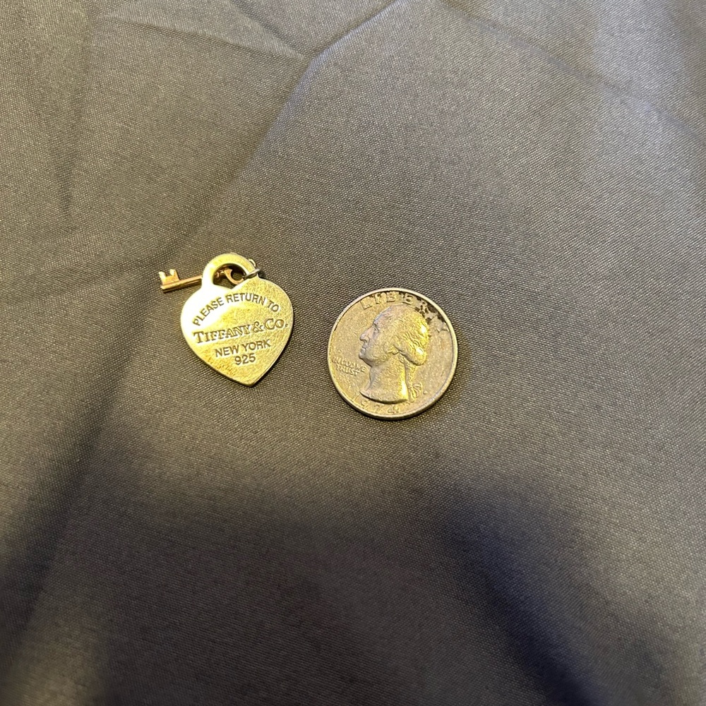 Return to Tiffany pendent
